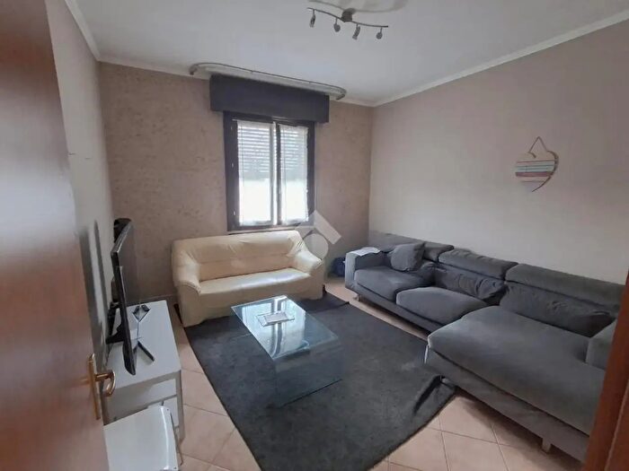 Appartamento trilocale in vendita in Via Giuseppe Garibaldi, Sorbolo Mezzani