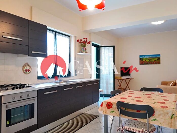 Appartamento con 5 locali in vendita in Via Roma, Torrenova