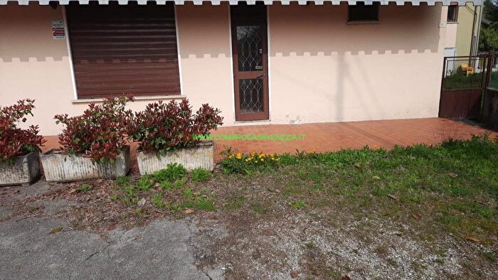 Casa quadrilocale in vendita in Casier