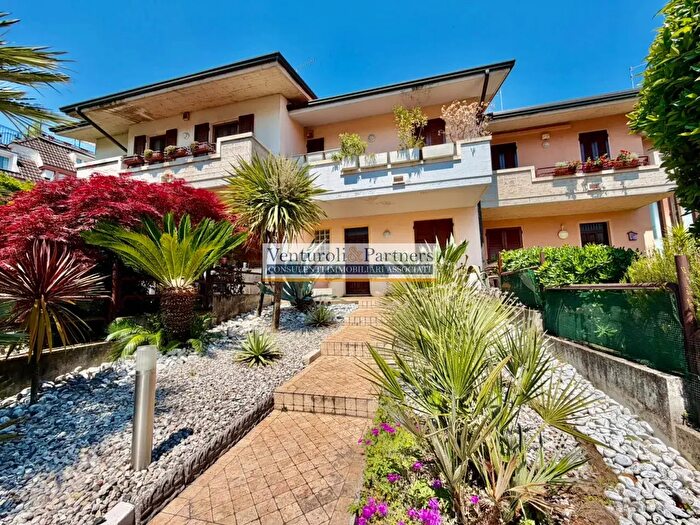 Casa quadrilocale in vendita in Via Guglielmo Marconi e, Desenzano Del Garda