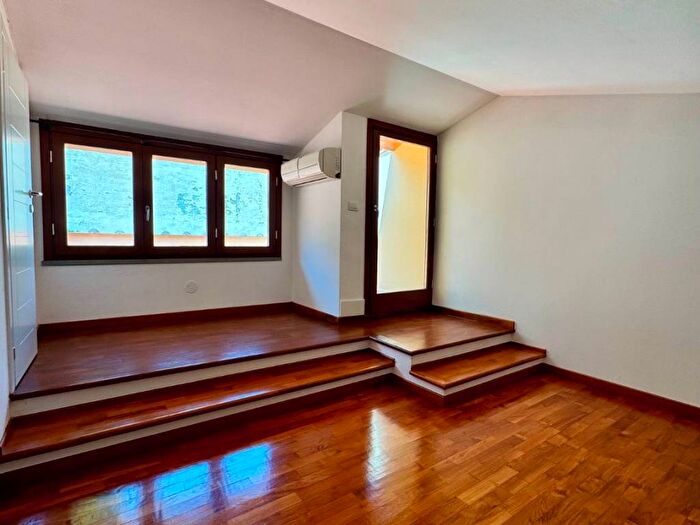 Appartamento trilocale in affitto in Viale Francesco Petrarca, Porta Romana, Firenze