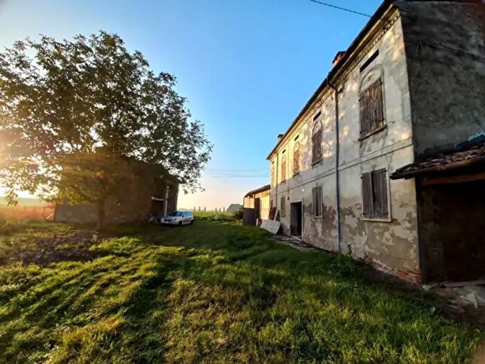 Casa con 5 locali in vendita in Luzzara