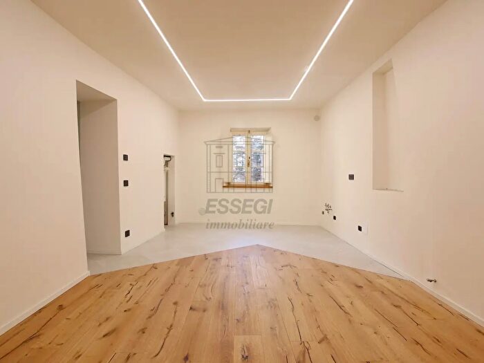 Appartamento quadrilocale in vendita in Via della Cervia, Lucca