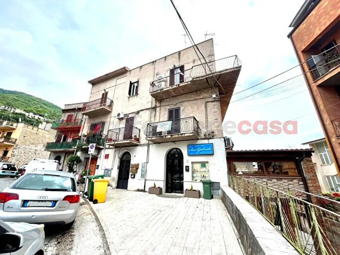 Appartamento trilocale in vendita in Piazza Vittorio Veneto, Marcellina