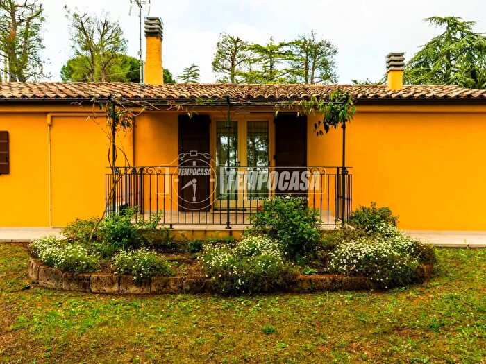 Casa con 5 locali in vendita in Contrada San Savino, Civitanova Marche