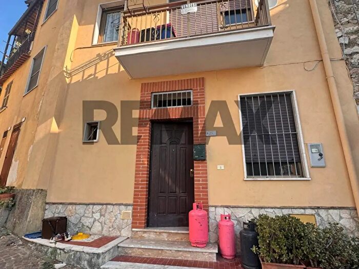 Appartamento trilocale in vendita in Minturno