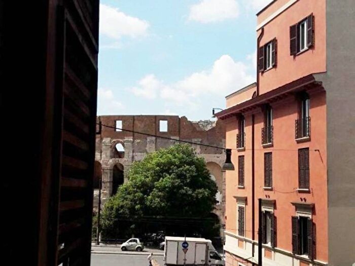 Appartamento quadrilocale in affitto in Via dei Santi Quattro, Colosseo Fori Imperiali, Roma