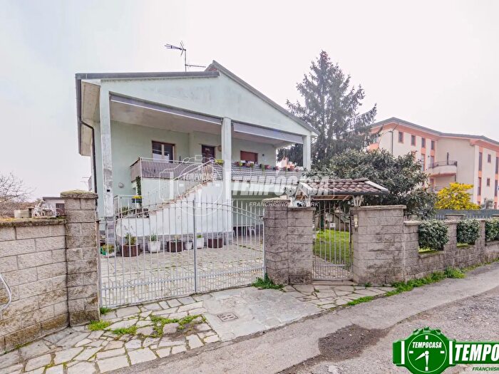 Case in Vendita e in Affitto - 2