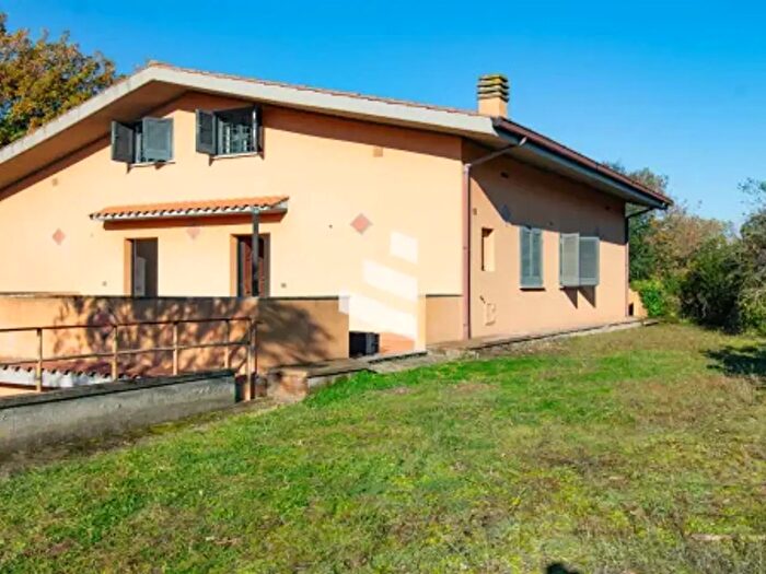 Casa con 6 locali in vendita in Via Lese, Aprilia