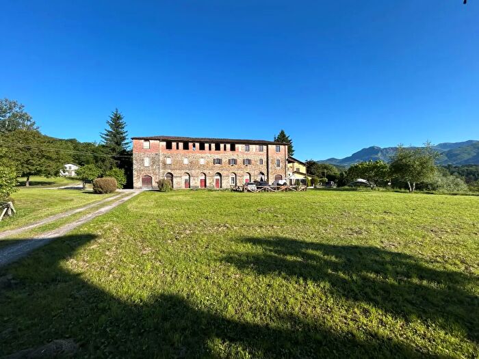 Casa con 20 locali in vendita in Castelnuovo Di Garfagnana