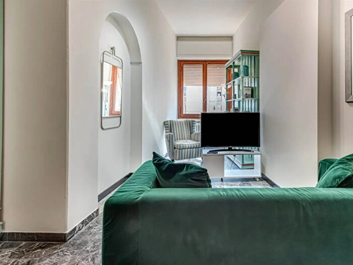 Appartamento con 5 locali in affitto in Firenze