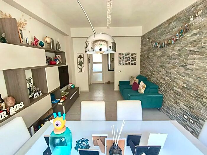 Appartamento con 5 locali in vendita in Viareggio