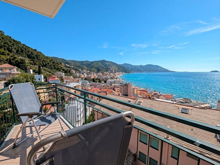 Appartamento bilocale in affitto in Via dei Pini, Laigueglia