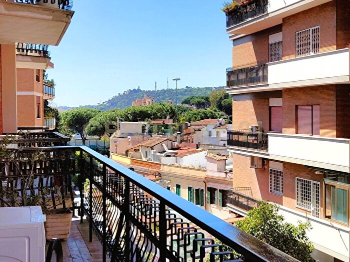 Appartamento con 6 locali in affitto in Via Girolamo Boccardo, Fleming, Roma