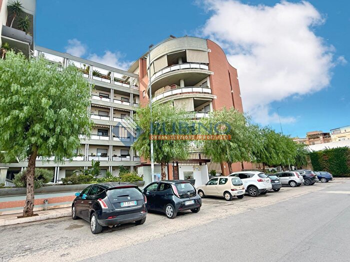 Appartamento quadrilocale in vendita in Via Verdi, Trani