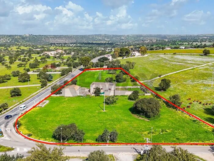 Casa con 11 locali in vendita in Sp Ragusa Marina di Ragusa, Ragusa