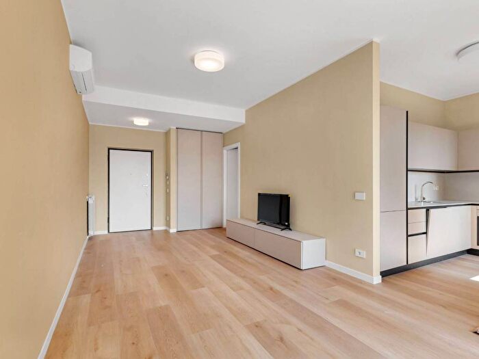 Appartamento quadrilocale in affitto in Via Angelo Carlo Fumagalli, Navigli Darsena, Milano