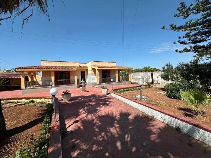 Casa con 7 locali in vendita in Mazara Del Vallo