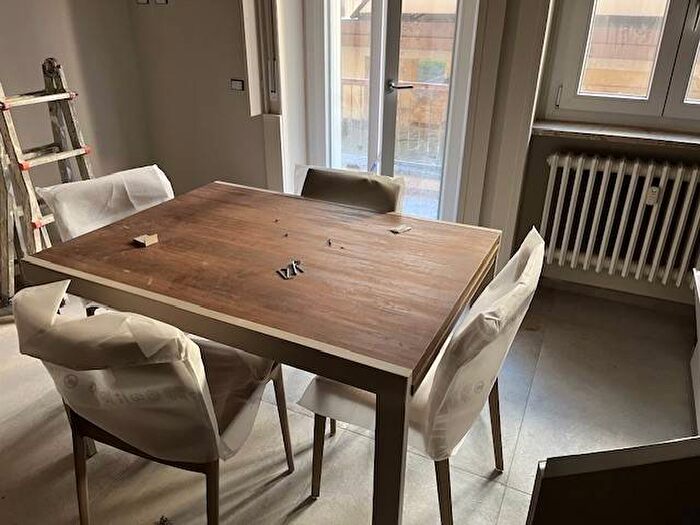 Appartamento trilocale in affitto in Corso San Gottardo, Milano