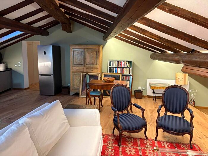 Appartamento bilocale in affitto in Via San Simone, Centro Storico, Bologna