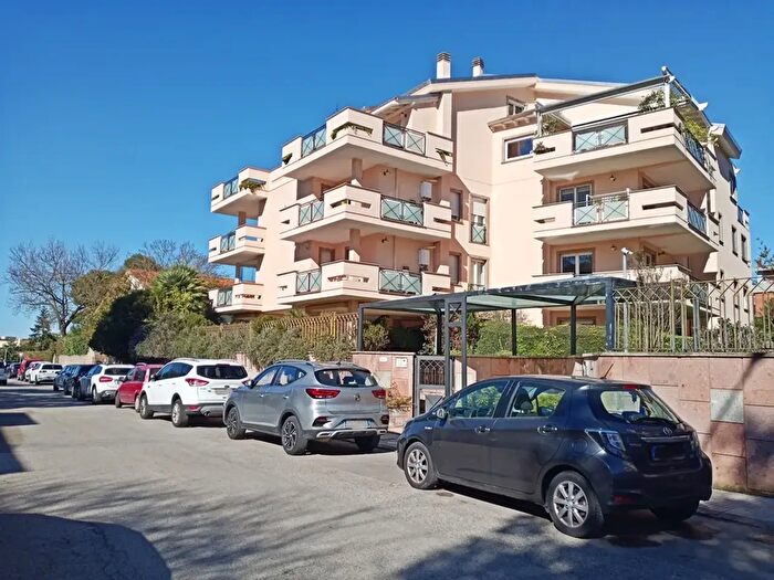 Appartamento trilocale in vendita in Via Antioco Casula, Sassari