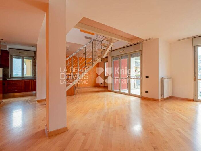 Appartamento quadrilocale in affitto in Piazzetta della Filigrana, Cernobbio