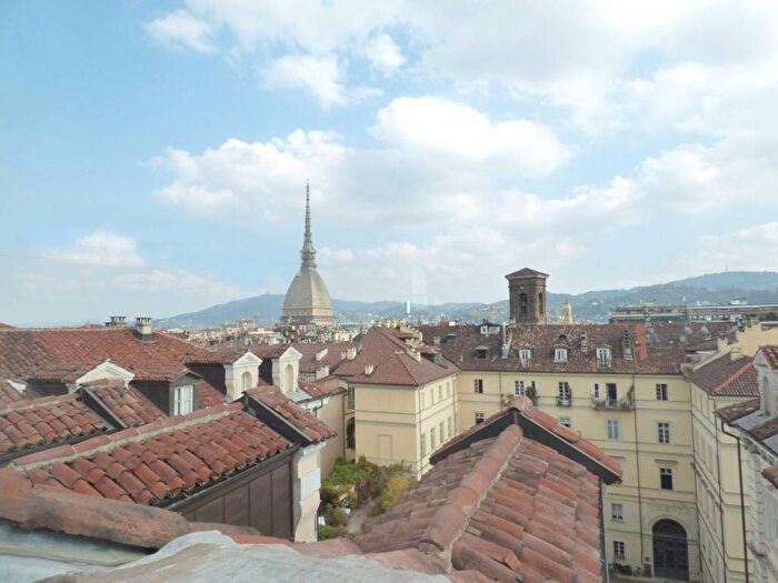 Appartamento con 5 locali in affitto in Via Conte Giambattista Bogino, Via Roma, Torino