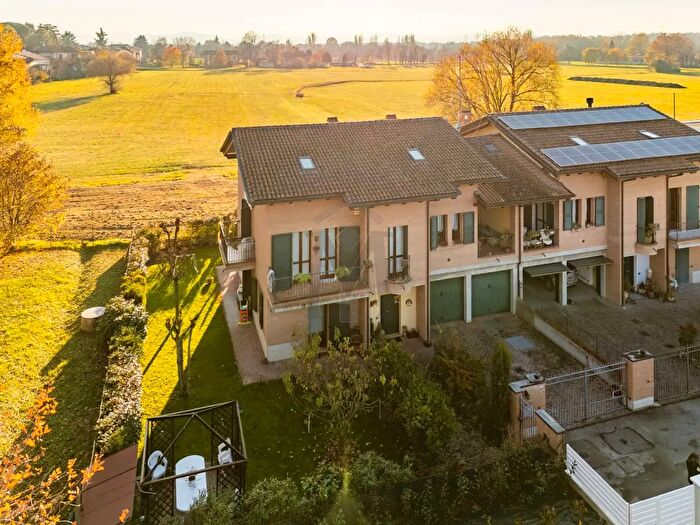 Casa con 13 locali in vendita in Via Ulderico Levi, Montecchio Emilia