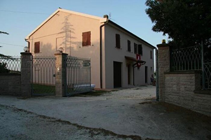Casa con 6 locali in vendita in Via Europa, Belvedere Ostrense