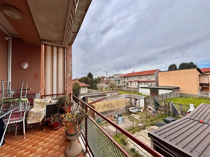 Appartamento trilocale in vendita in Via Carroccio, Limbiate