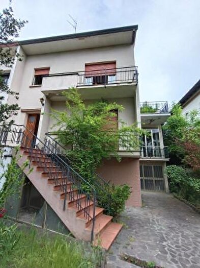 Casa con 6 locali in vendita in Viale degli Orsini, Lugo