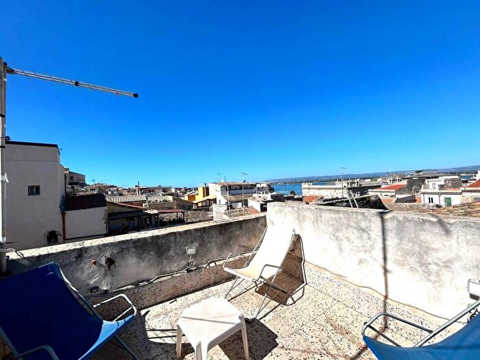 Appartamento trilocale in affitto in Ortigia, Siracusa