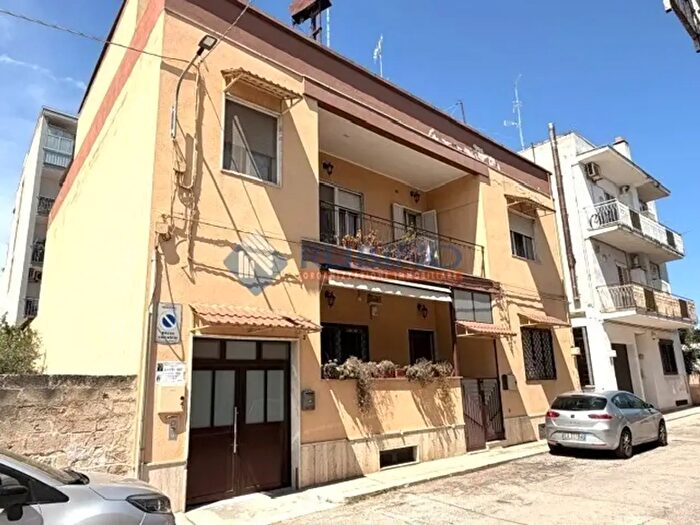 Appartamento con 5 locali in vendita in Via Lecce, Modugno