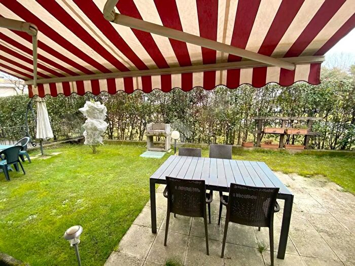 Appartamento bilocale in vendita in Via Pascoli, Samarate