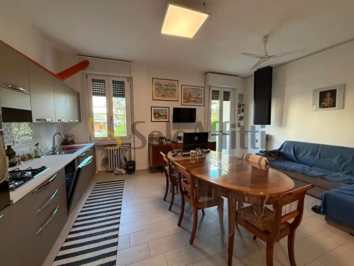 Appartamento con 5 locali in affitto in Viale Medaglie dOro, Modena