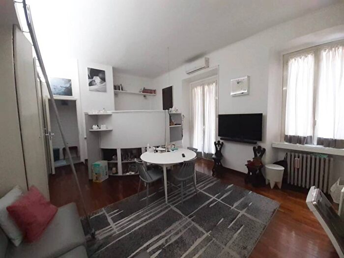 Appartamento monolocale in affitto in Piazza Firenze, Cenisio, Milano