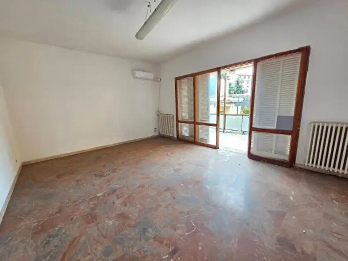 Appartamento con 6 locali in vendita in Via della Resistenza, Signa