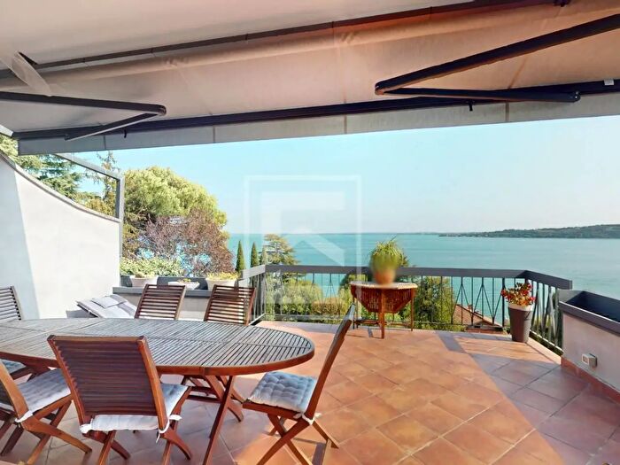 Casa con 5 locali in vendita in Via aVolta, Padenghe Sul Garda