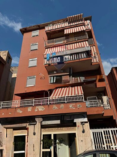 Appartamento trilocale in vendita in Via Andrea Anfuso, Palermo