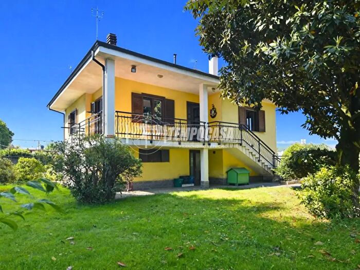 Casa con 5 locali in vendita in Strada Vecchia per Cuorgnè, Valperga