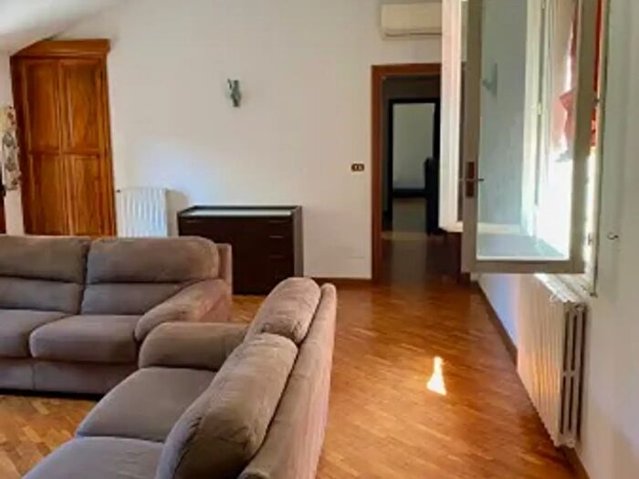Appartamento quadrilocale in affitto in Ferrara