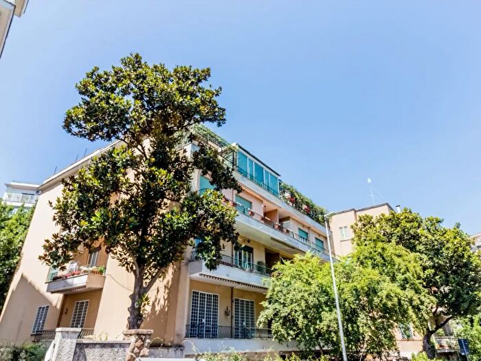 Appartamento quadrilocale in vendita in Via Ettore Ximenes, Roma