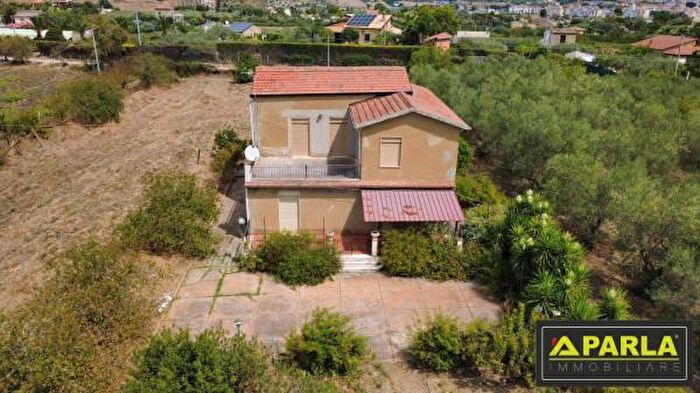 Casa con 5 locali in vendita in Viale Giudice Antonino Saetta, Canicatti