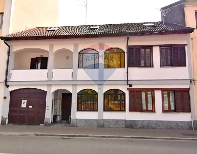 Casa con 5 locali in vendita in Corso Milano a, Vigevano