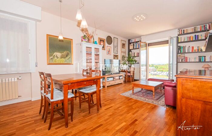 Appartamento quadrilocale in vendita in Via Albinoni, Modena