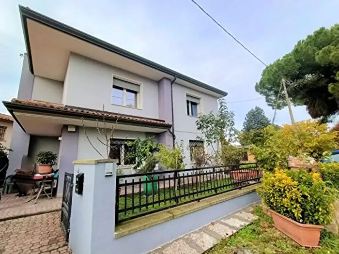 Casa con 5 locali in vendita in Via Angeli, Adria