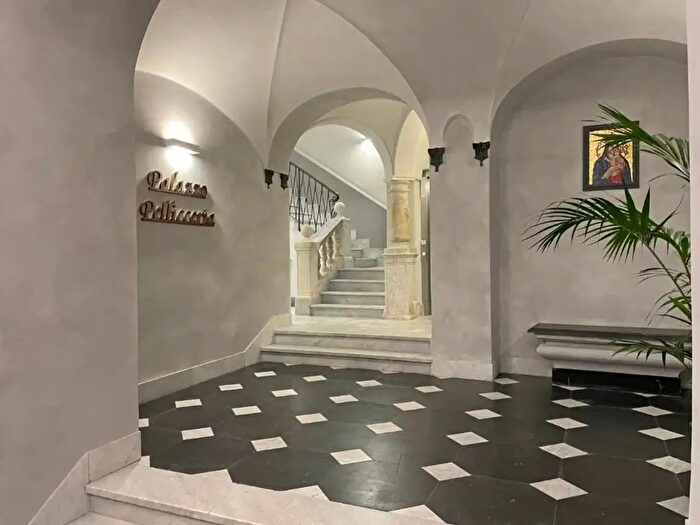 Appartamento monolocale in affitto in Vico Superiore di Pellicceria, Genova