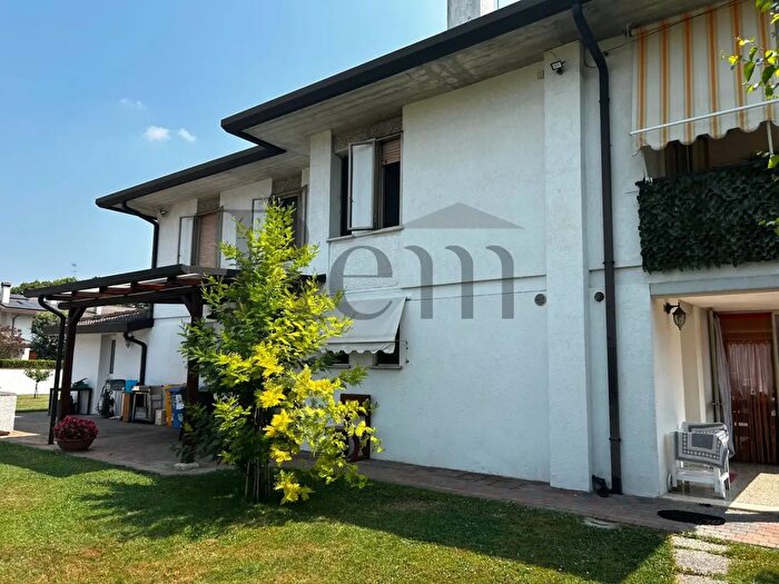 Casa con 10 locali in vendita in Via degli Alpini, Preganziol