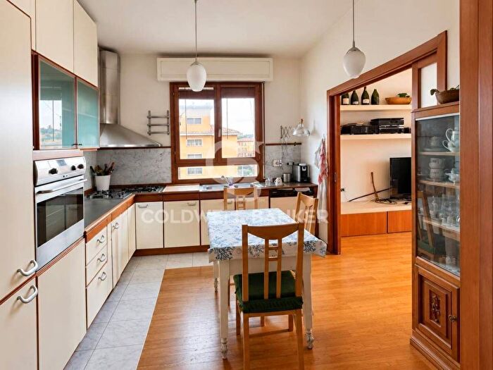Appartamento con 5 locali in affitto in Via Augusto Murri, Murri, Bologna