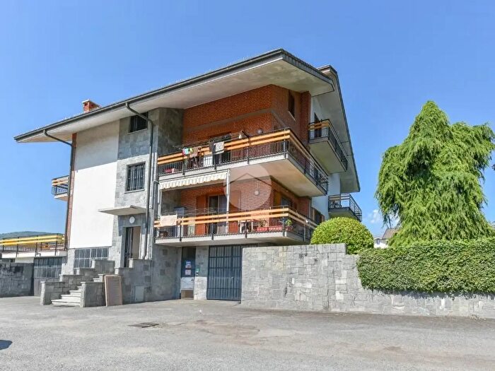 Appartamento trilocale in vendita in Via Selvaggio, Giaveno